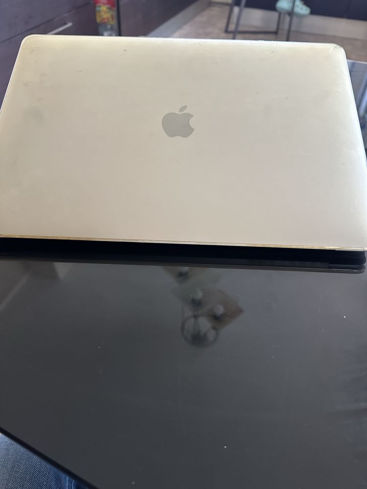 Apple Macbook Pro 15inch 2018 i7 16GB Retina Touch Husa Plastic