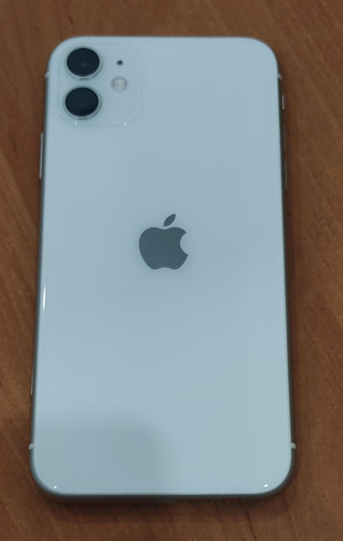 iPhone 11, 128 белый.