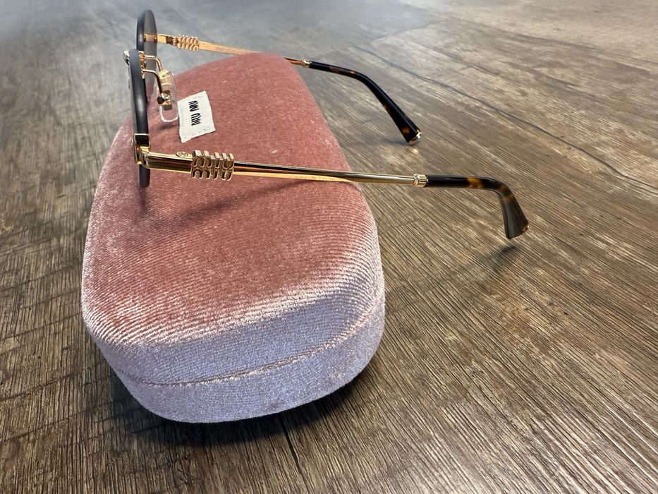 Слънчеви очила miu miu оригинални