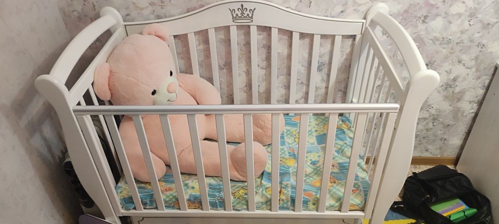 Продам детскую кроватку