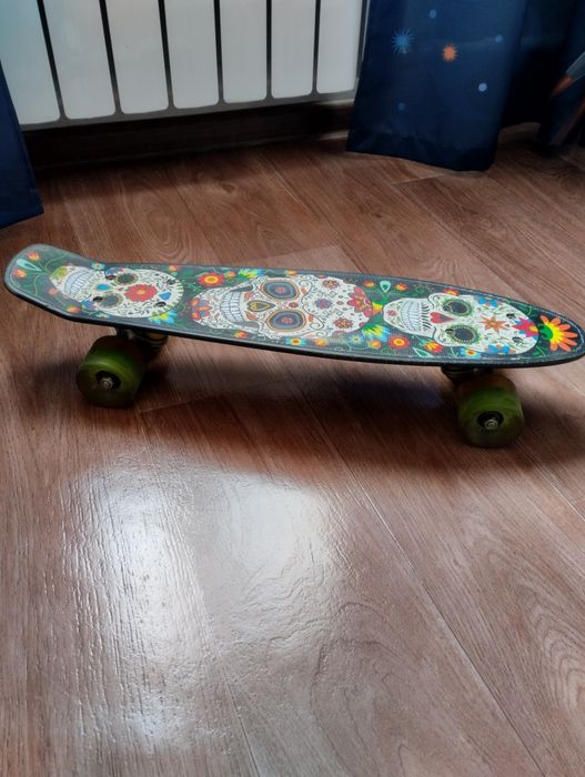 Скейтборд в отличном состоянии