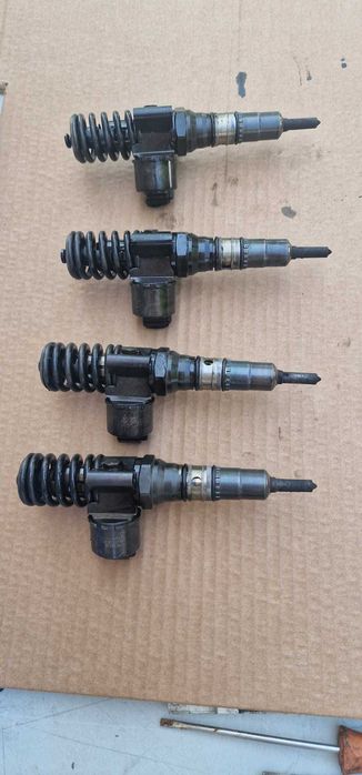 Injectoare - VW , Audi 2.0 TDI  - cod 0414720404 Oferim Montaj
