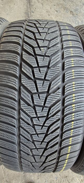 4 anvelope iarna ca si noi Hankook 255/35/21.Pretul este pe bucata