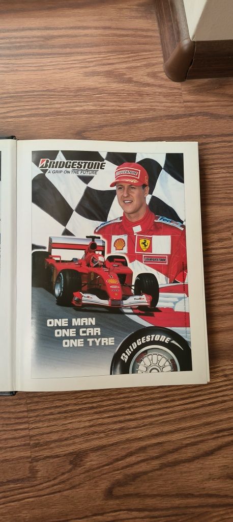 Книга Formula 1 yearbook 2001/02