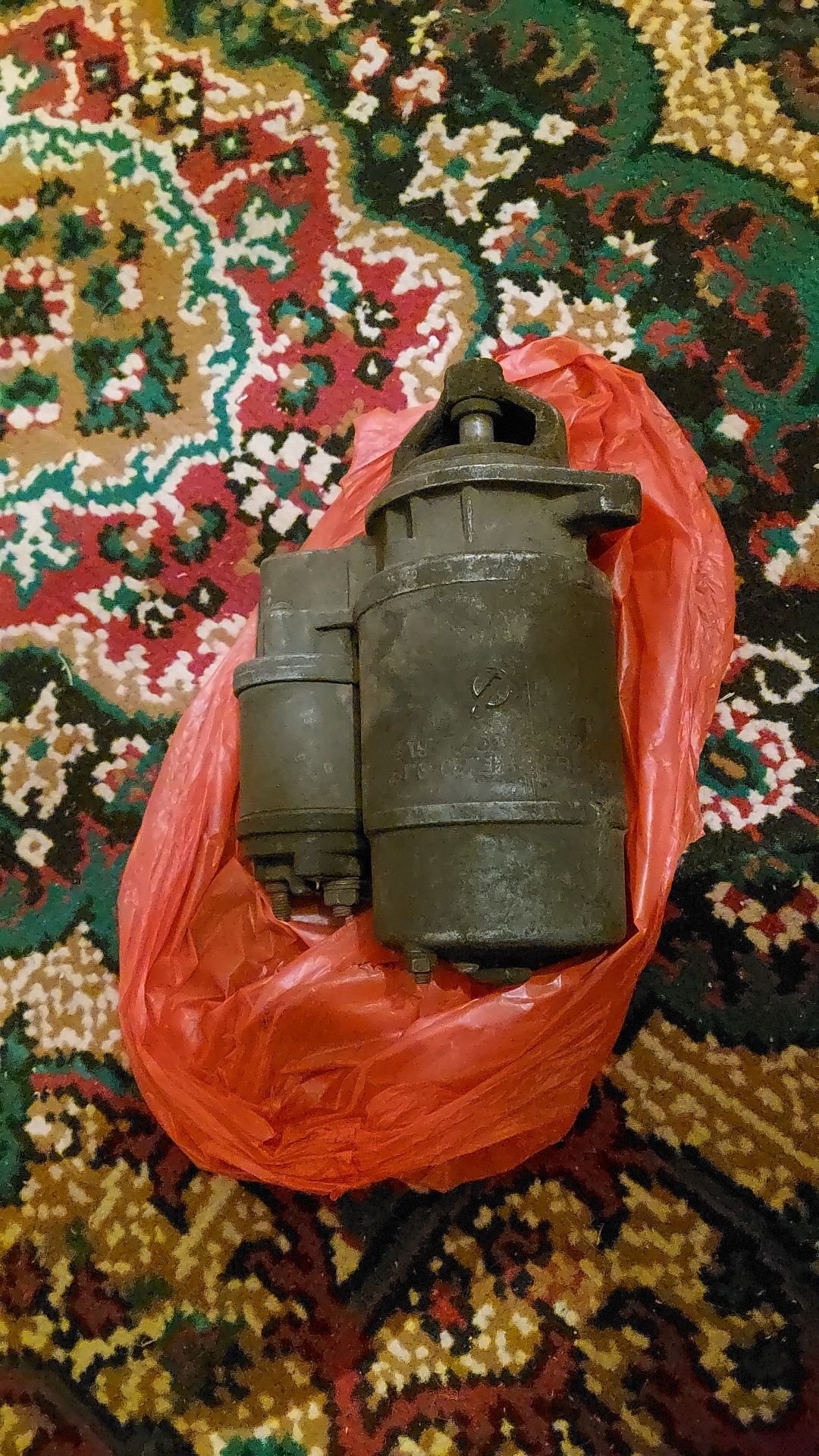 Продам стартер оригинал