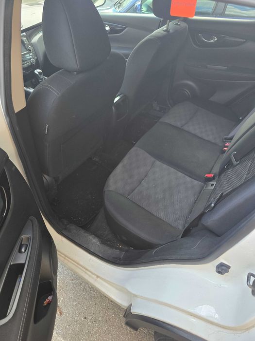 Продавам Нисан Кашкай