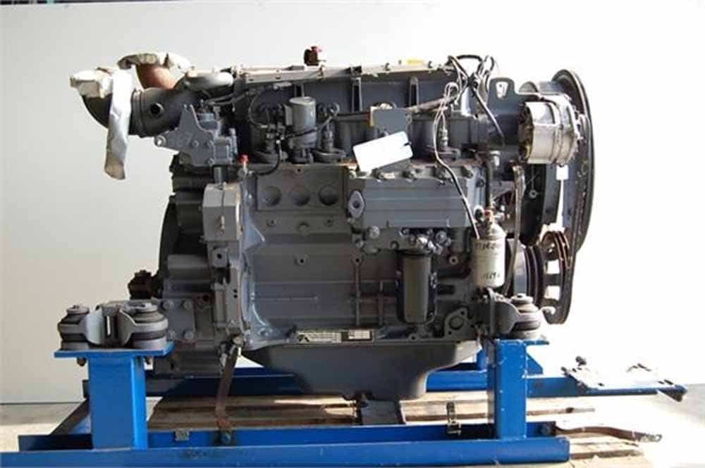 motor 4 pistoane cu turbo deutz bf4m1013