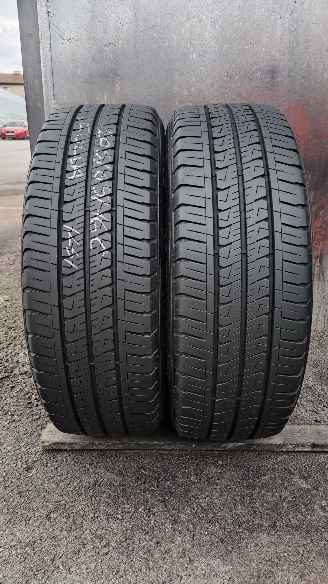 2бр. бусови гуми 205/65/16C, Fulda Conveon Tour, dot23
dot23 
8+mm
Мн