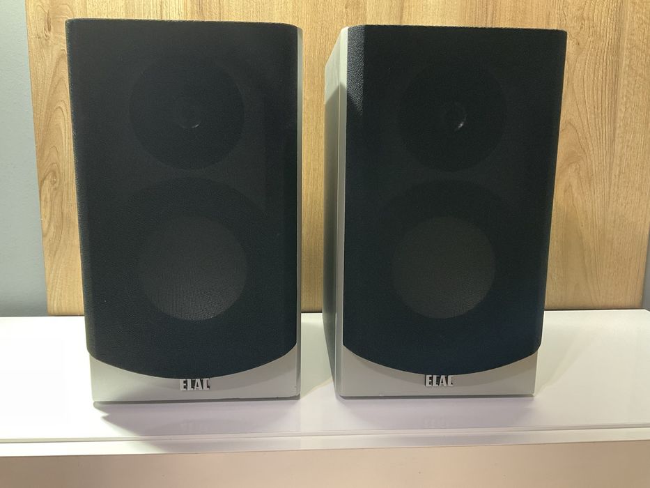 Букшелф колони Elac 101 II