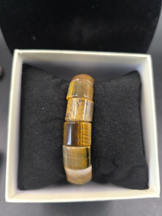 Тигрово Око Гривна