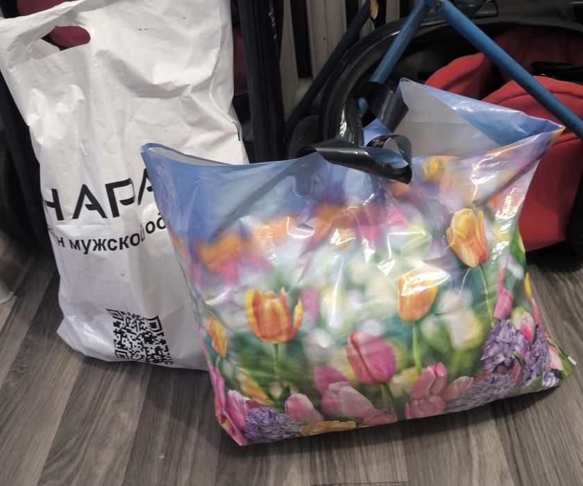 Детские хорошие вещи на мальчика и игрушки