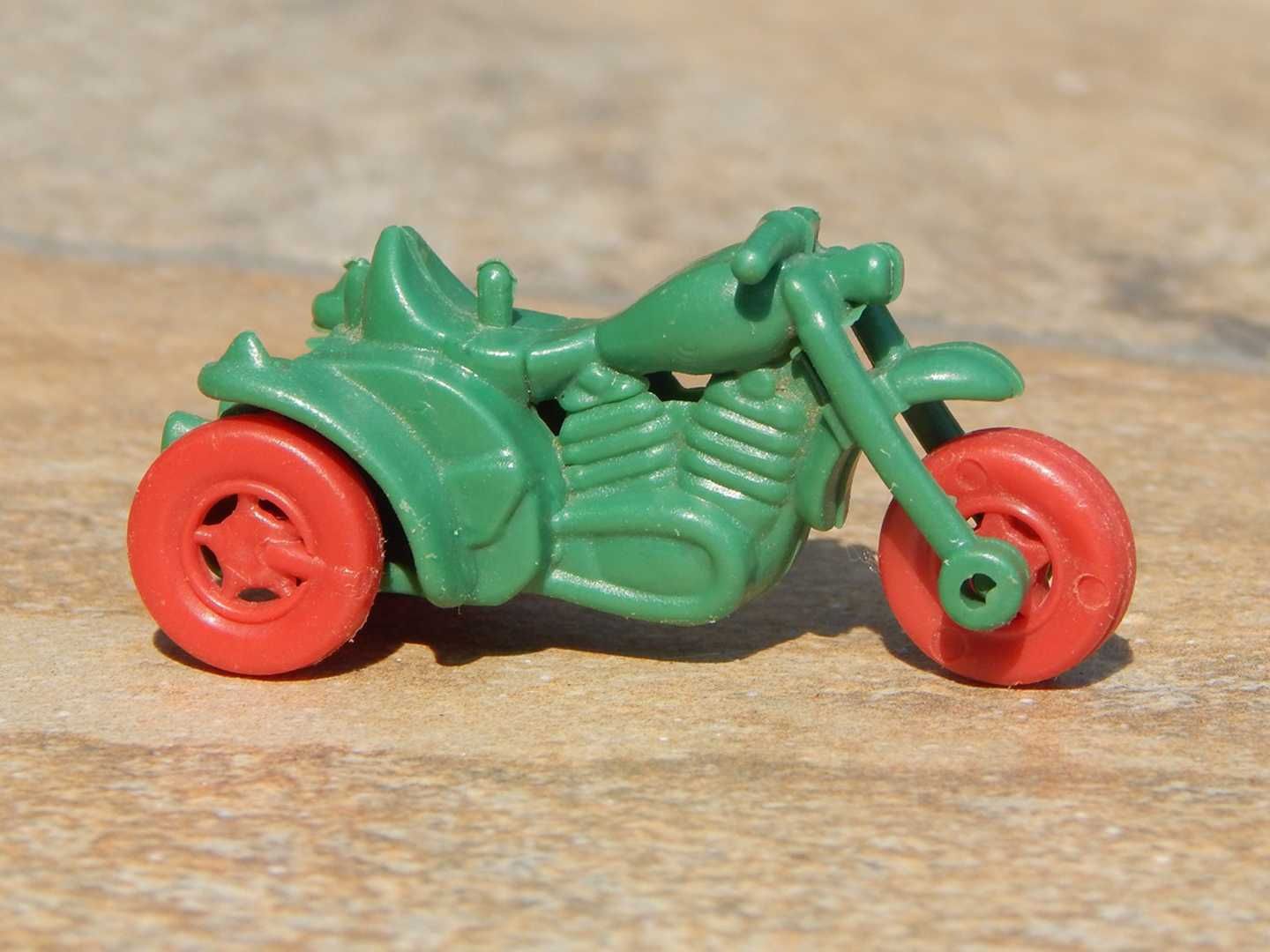Jucarie macheta veche plastic motocicleta triciclu 1:43