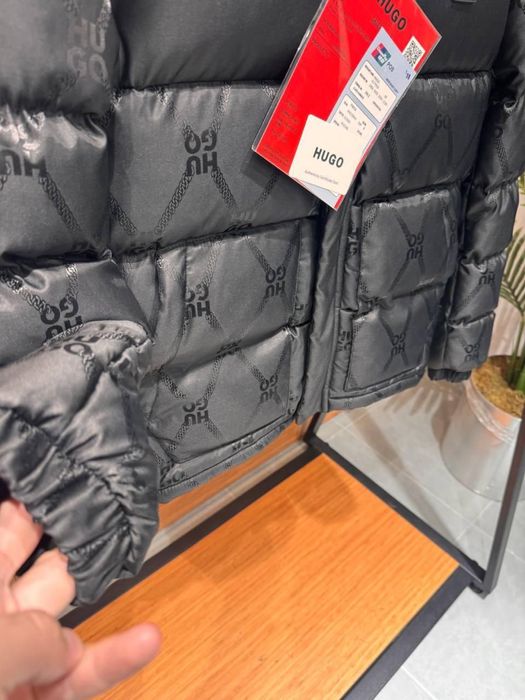 Мъжко Яке Hugo