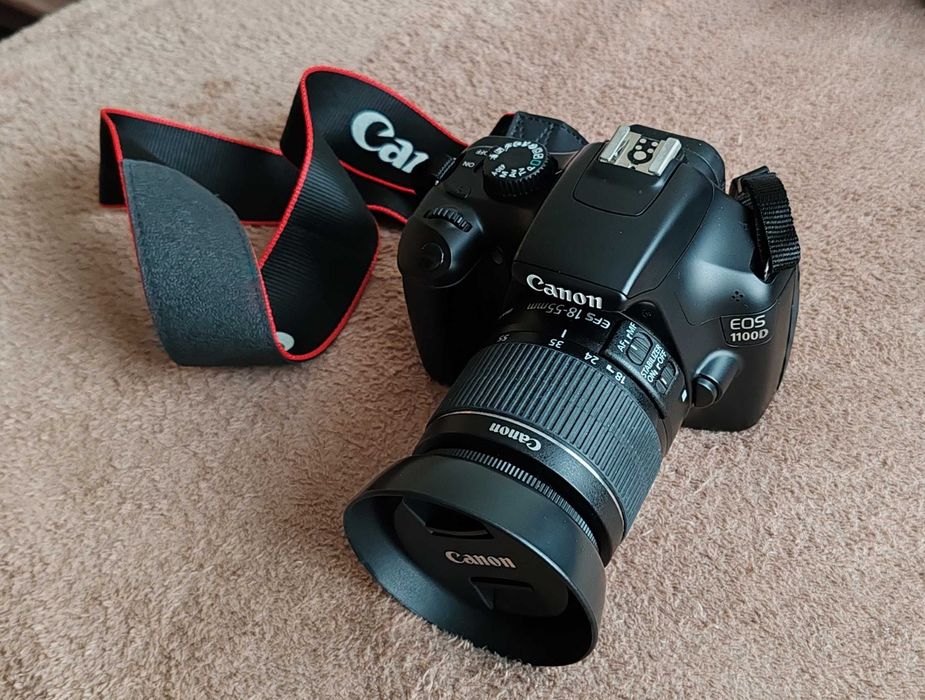 Фотоапарат Canon EOS 1100D с обектив 18-55mm и чанта