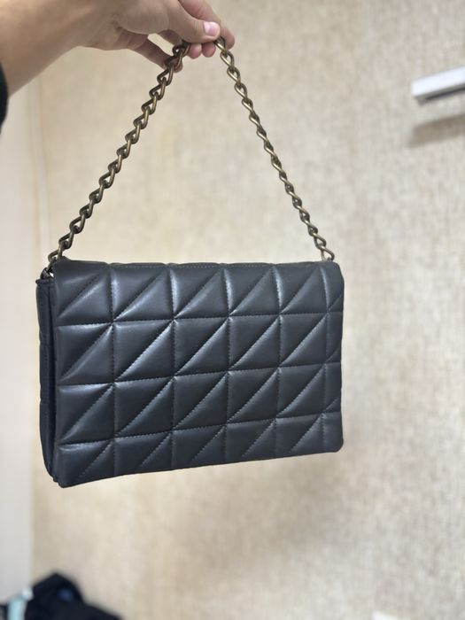 Дамска черна чанта