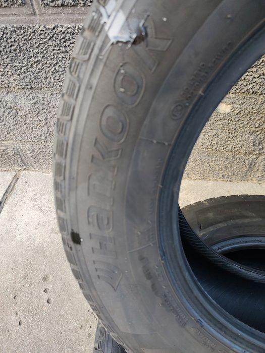 Vând 2 Cauciucuri 215/65/16 C-uri DOT 2023 Hankook Import Germania