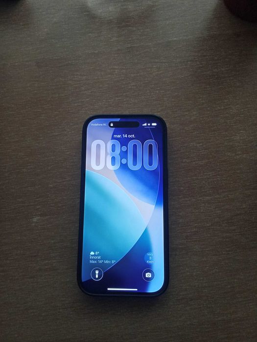 iPhone 16 Pro, 256 GB, impecabil, încă în perioada de garanție