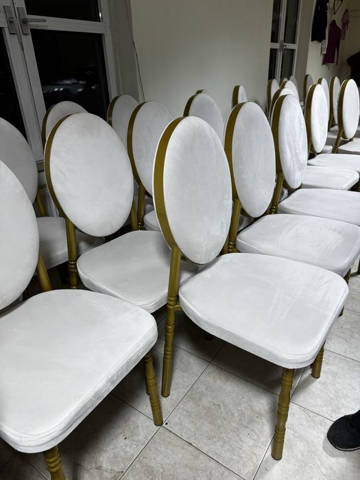 Scaune impecabile din catifea pentru living/bucatarie/sala evenimente