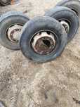 Anvelope cu jante 8 gauri 285/70 R19,5 tractiune