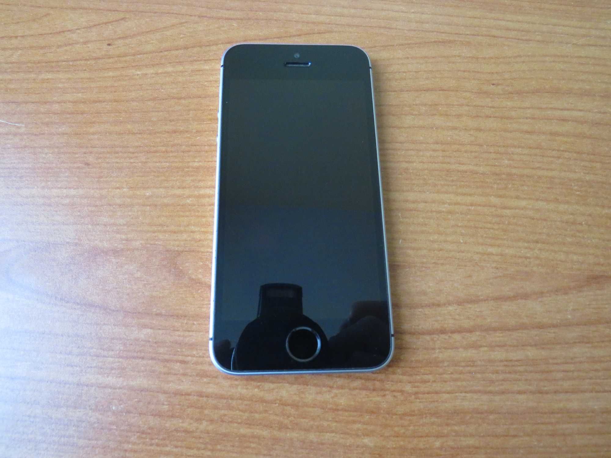 iPhone SE, 1st Generation 2016, 16GB Space Gray