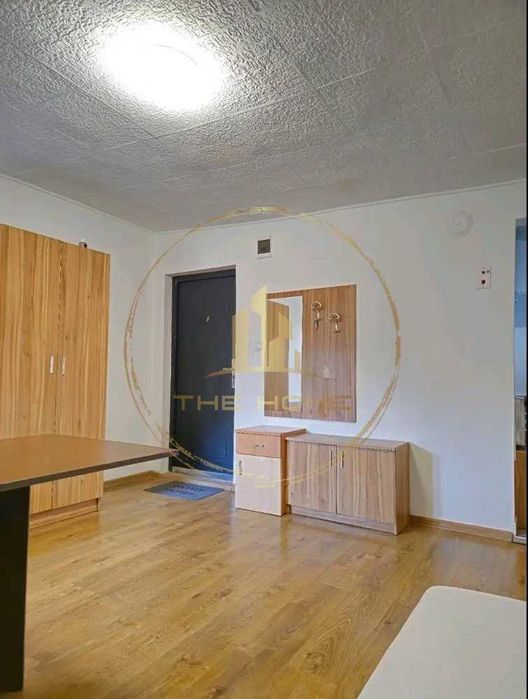 Дава се под наем Едностаен апартамент в Варна, Червен площад - 35 кв.м за 225 € - Снимка #3