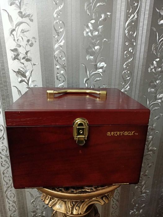 Сундук - шкатулка для украшений из красного дерева, фирма Batay-Box