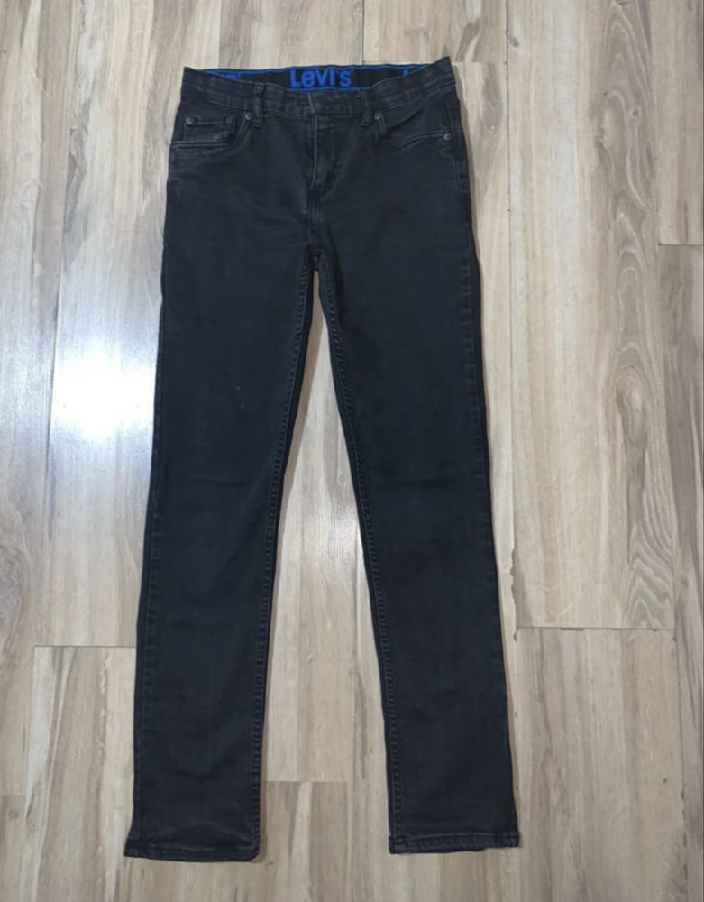 Blugi Levi’s cu talie medie