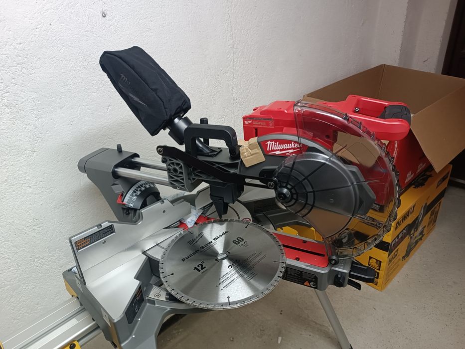 Fierastrau stationar milwaukee m18 305mm