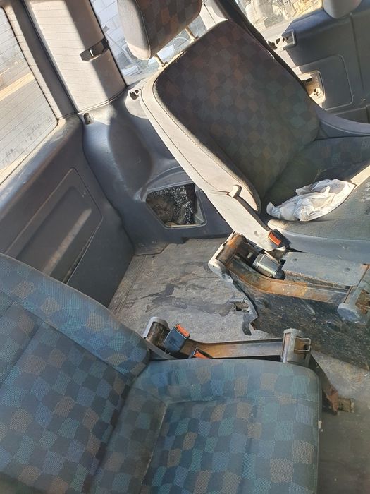 Dezmembrez Mercedes vito euro 3 2.2 cc manuala 8+1 locuri
