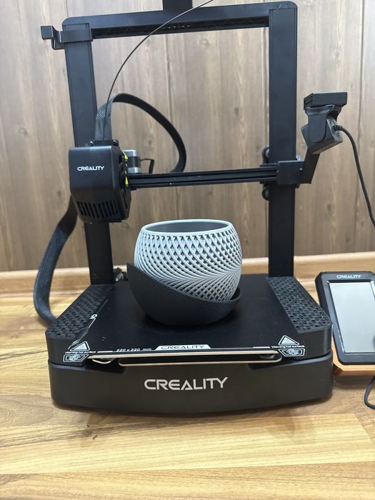 Продаю 3D-принтер Creality Ender-3 V3 SE