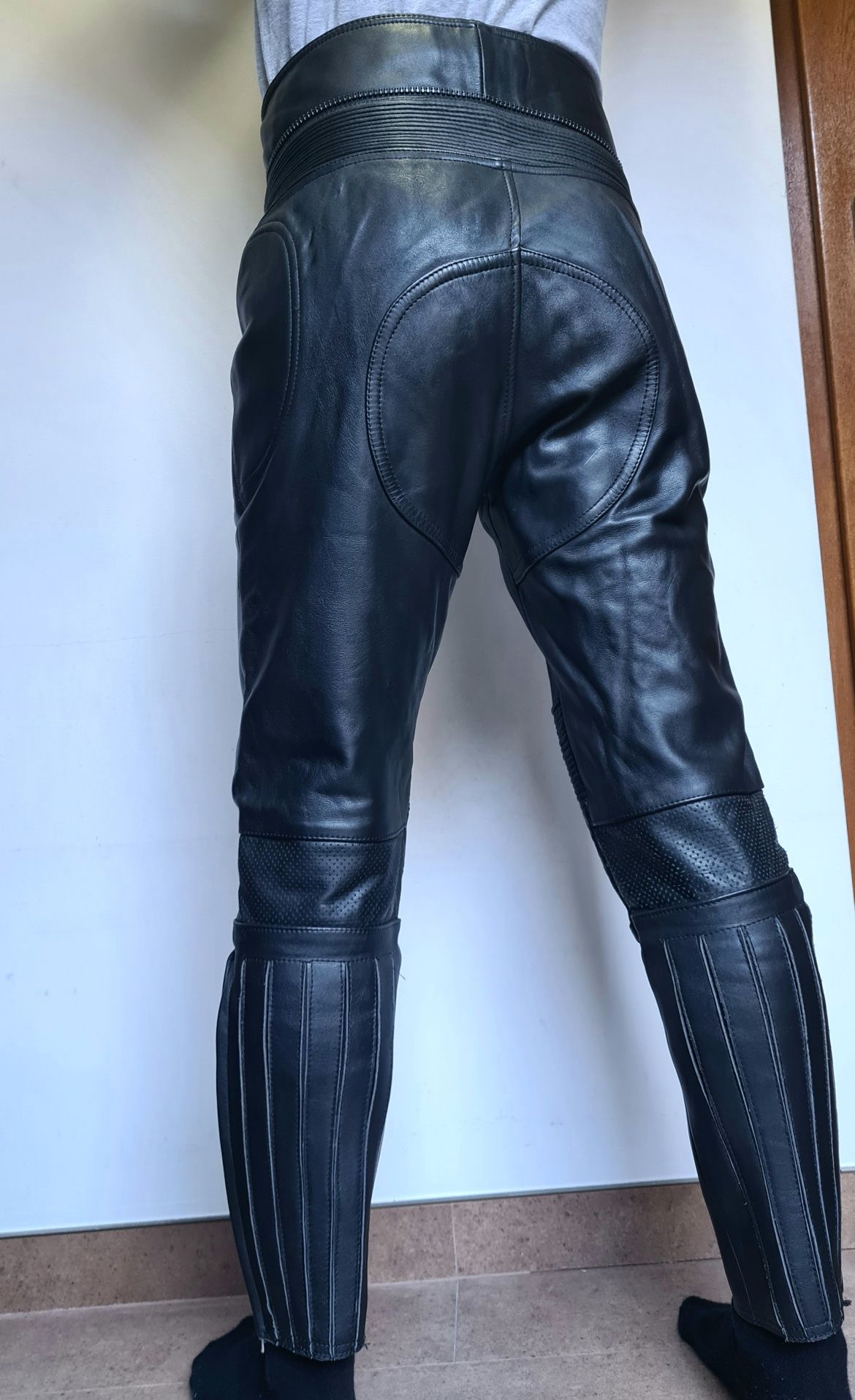 Pantaloni Moto din piele, stare impecabila