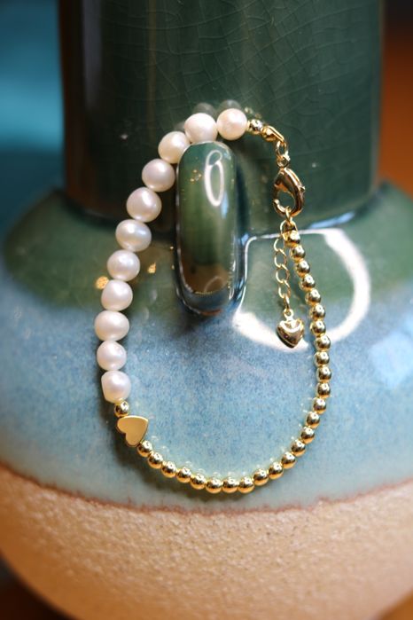 Колиета и гривни с перли и ест.камъни