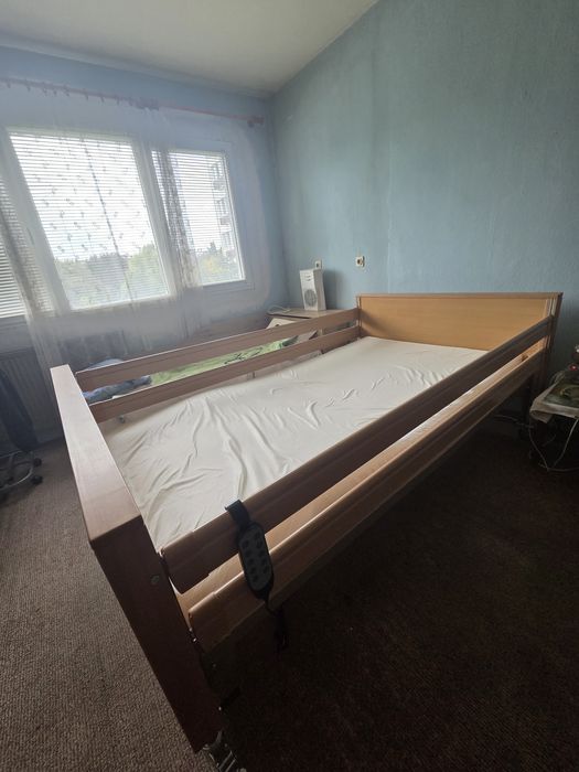 Болнично легло  електрическо