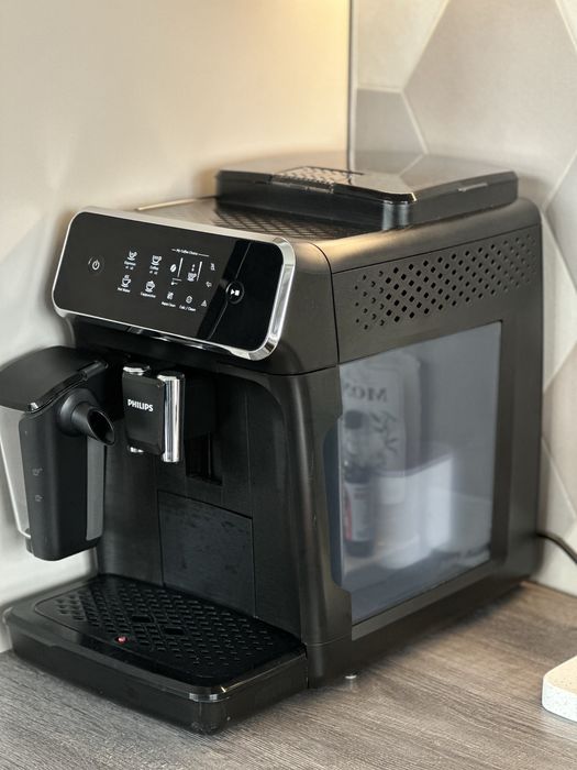 Vând Espressor automat Philips 2200