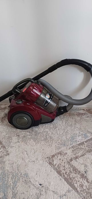 Продам б/у пылесос на запчасти