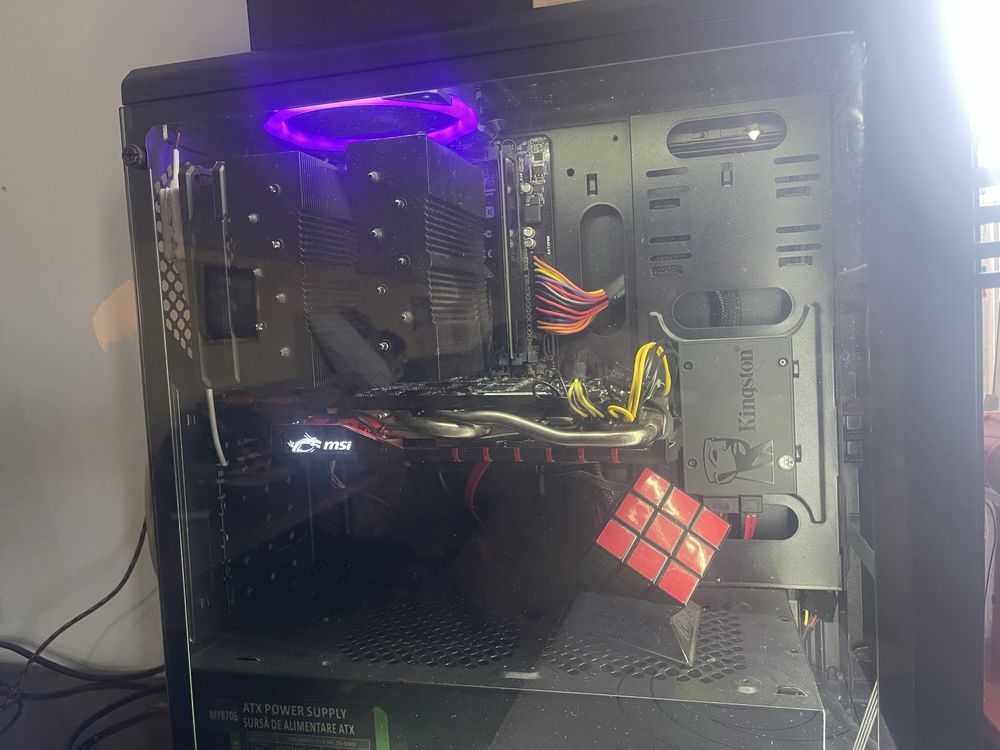 Vand unitate pc gaming sau monitor