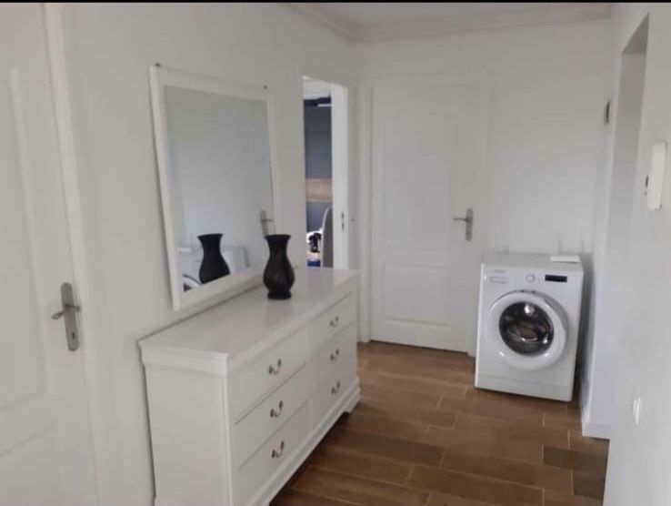Apartament cu gardina Floresti