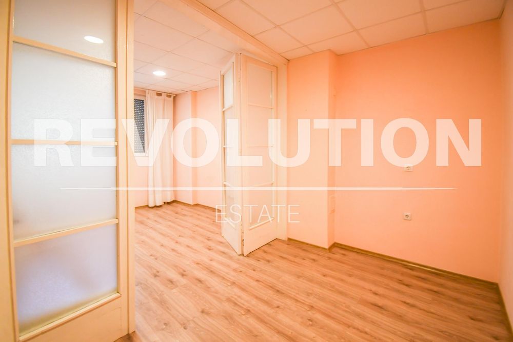 Дава се под наем Двустаен апартамент в София, Докторски паметник - 50 кв.м за 535 € - Снимка #2