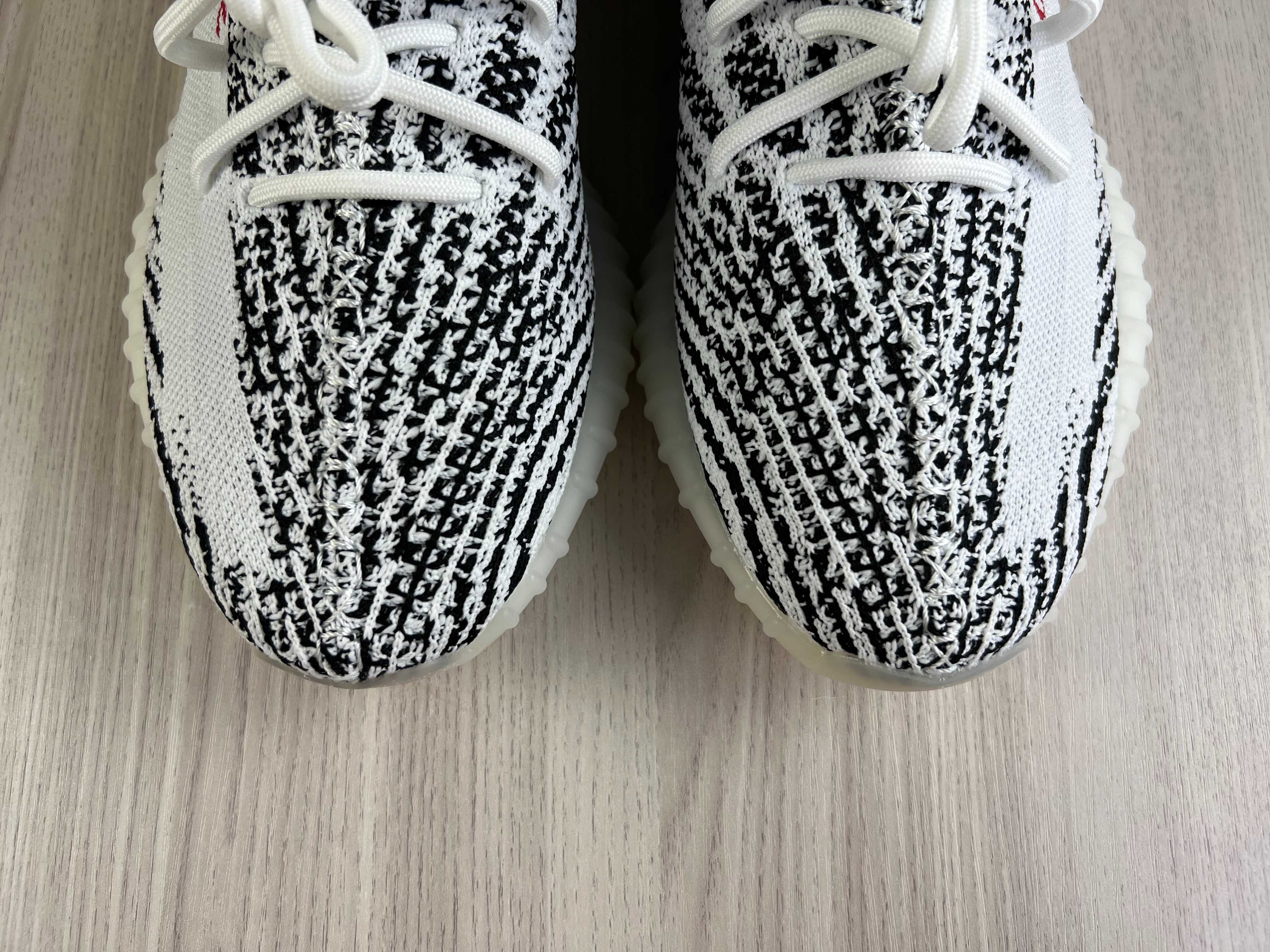 Нови Yeezy Boost 350 V2 Zebra