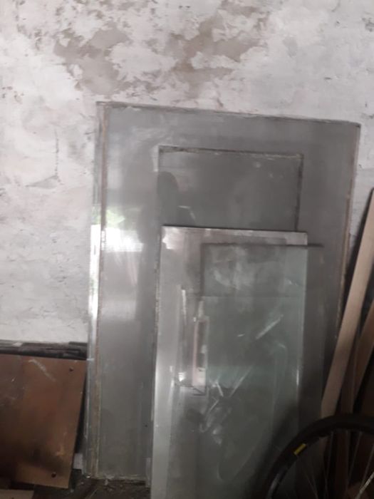 Продам стёкла в хорошем состоянии