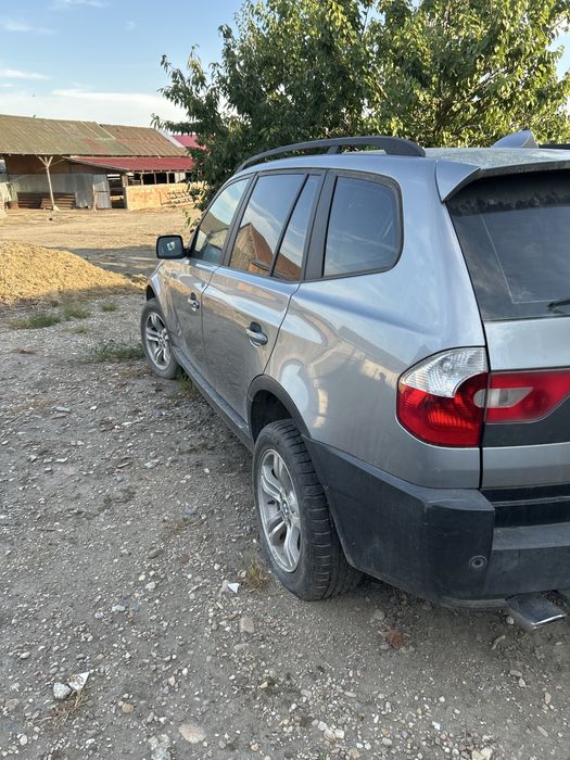 Vînd bmw x3 pentru dezmembrări