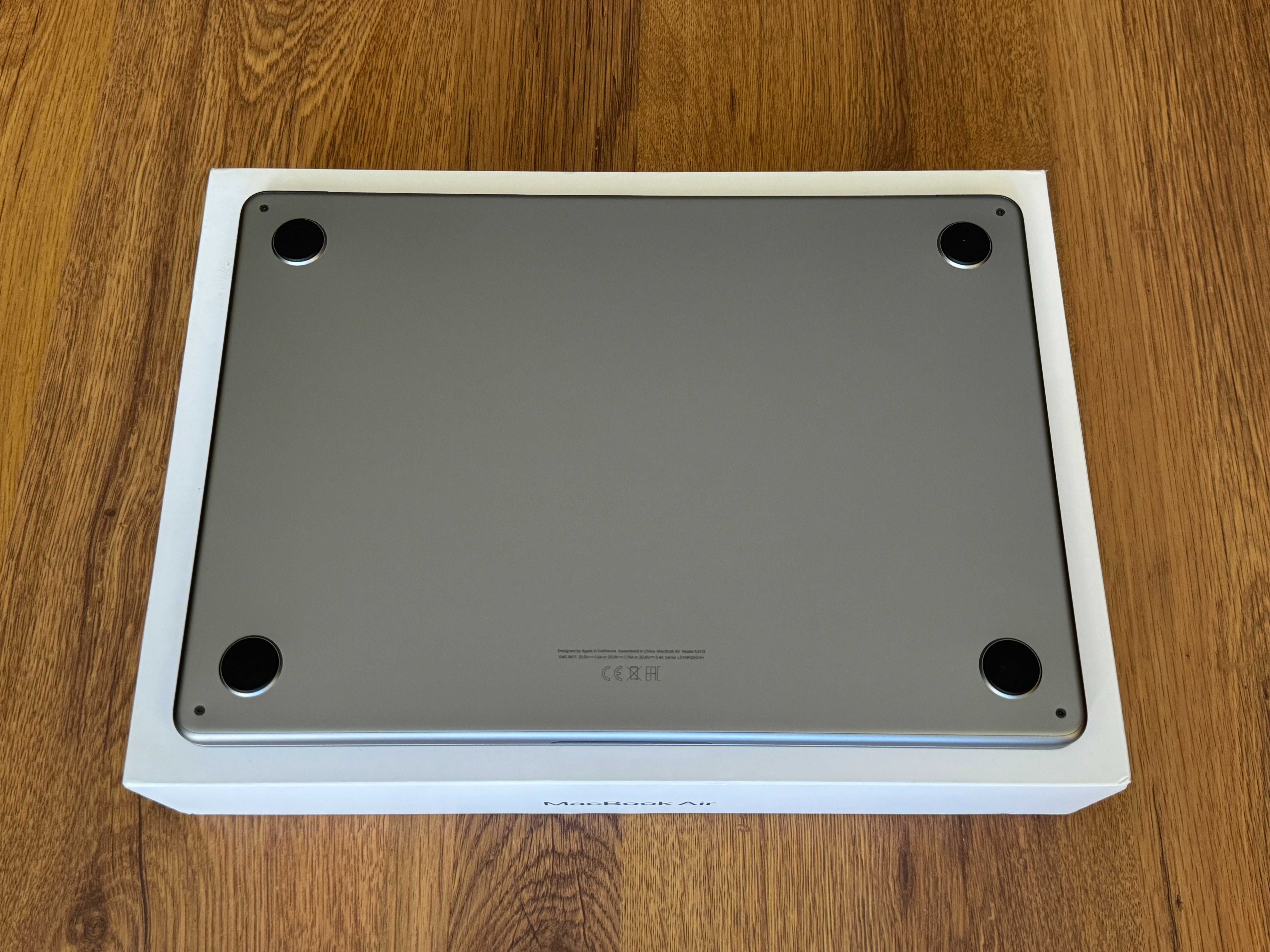 ЧИСТО НОВ 13.6 2024 Apple MacBook Air M3 Space Grey 8GB/256GB/Гаранция