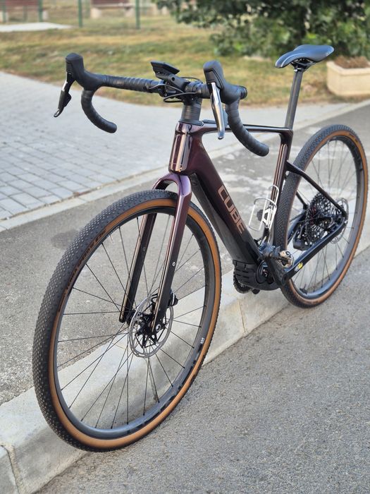 Bicicleta electrica cube nuroad carbon 2024