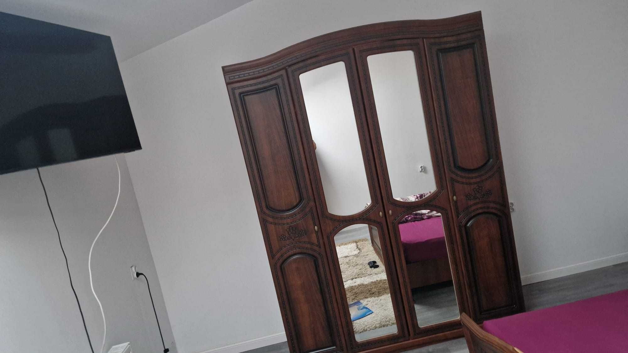 inchiriez casa cu 4 camere pentru UNTOLD