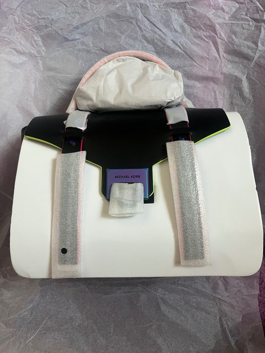 Michael Kors Manhattan чанта