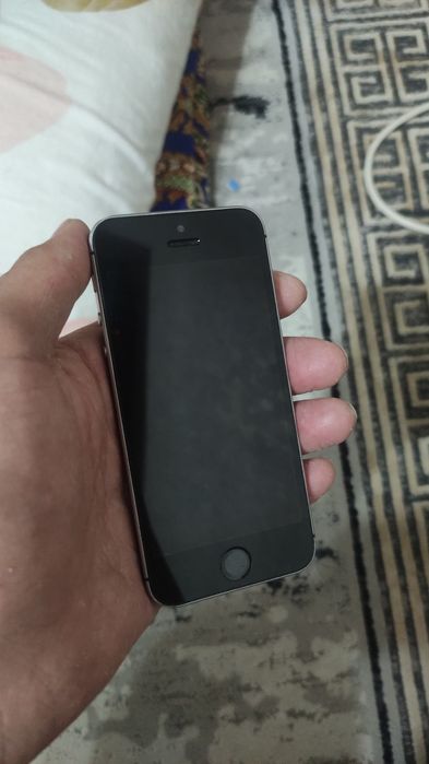 Айфон SE1 на 16 гб