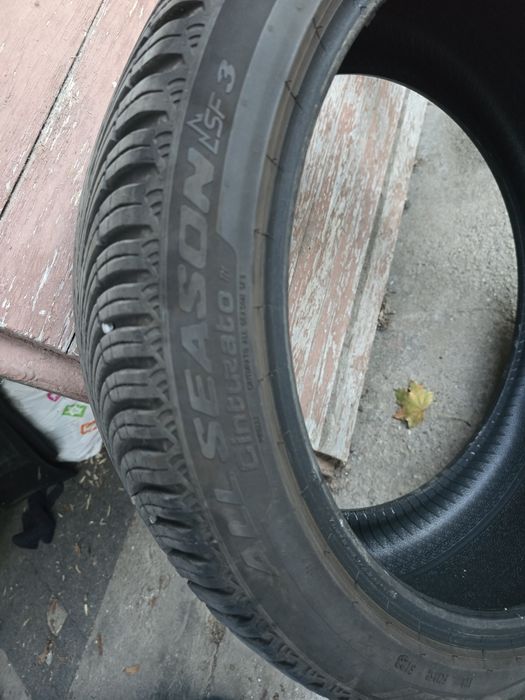 2 бр. Pirelli Cinturato SF3 All Season-235/40/19 -С ПРОБЛЕМ!
