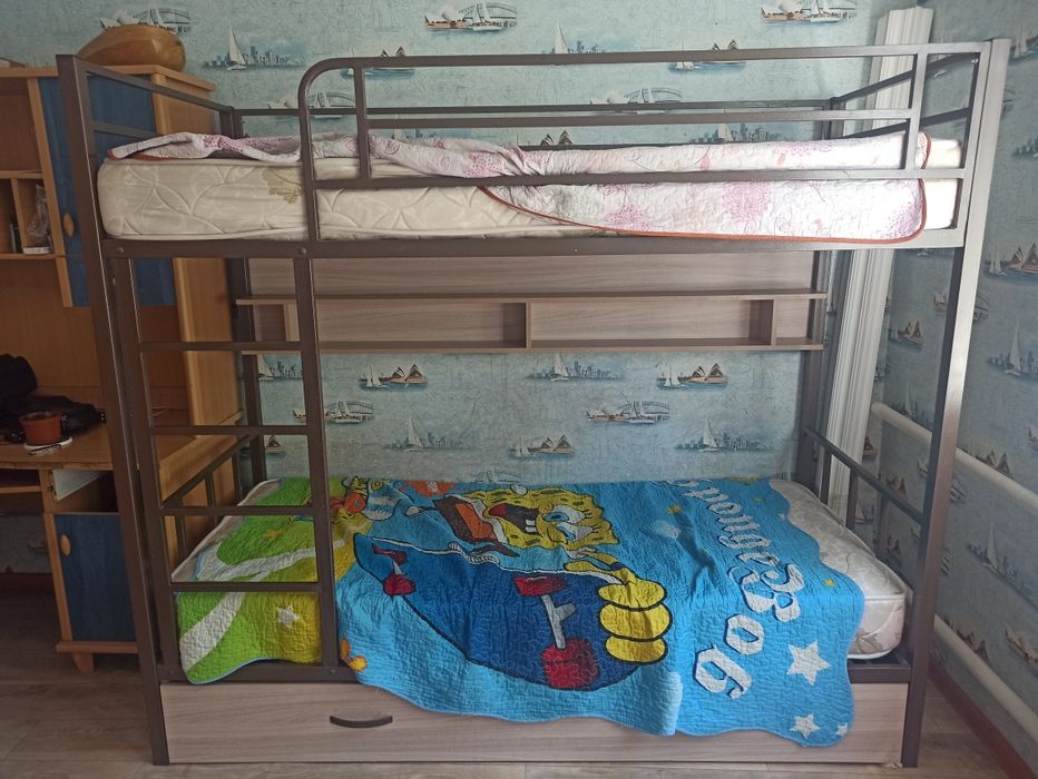 Двух спальная кровать железная