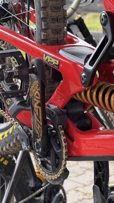 Santa Cruz V10.8 2024 Custom