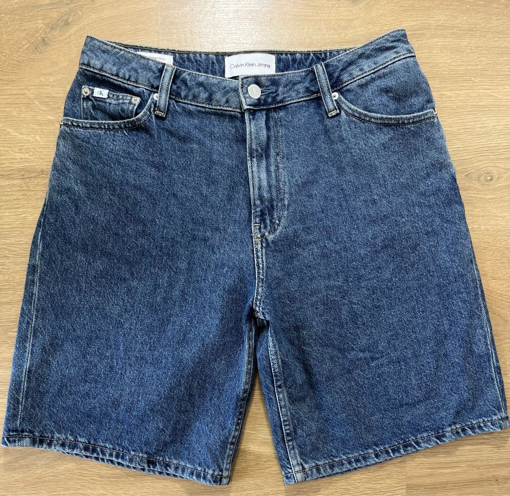 Calvin Klein дамски къси панталонки W28
